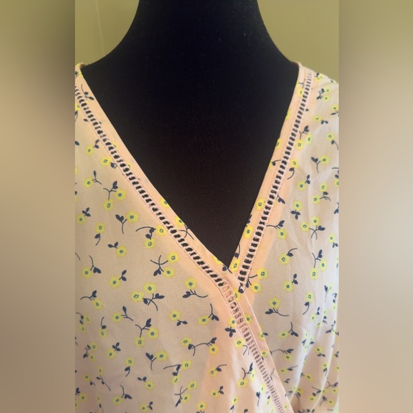 Sienna Sky light Peach Floral Midi Dress - Picture 5 of 9